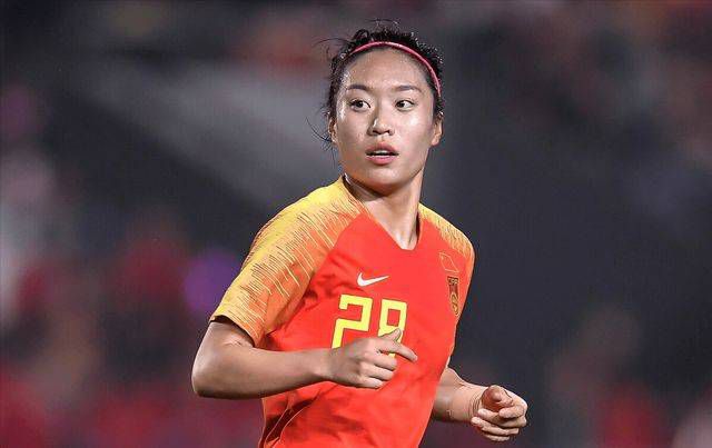 小雨电影院里被四人强9小说